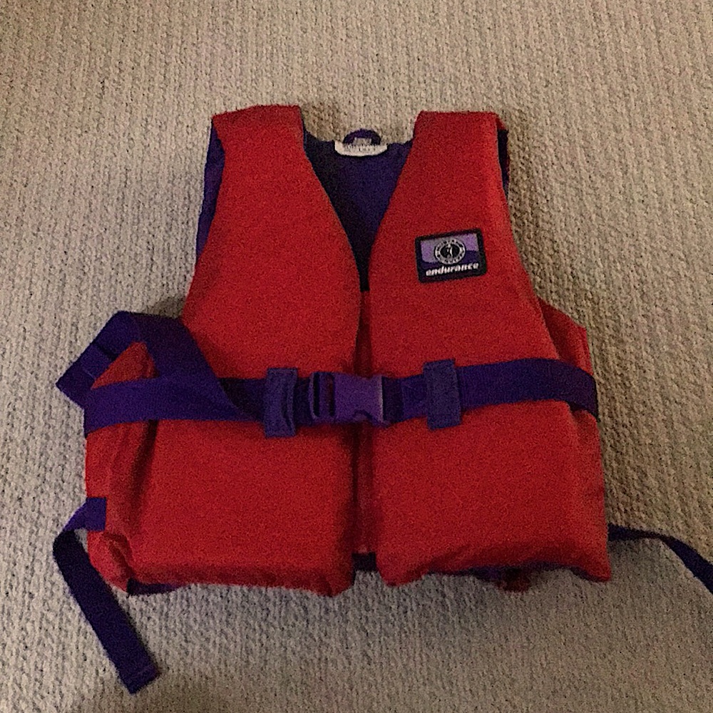 kids life jacket, perfect condition, clean, unisex, good brand, zip and buckle